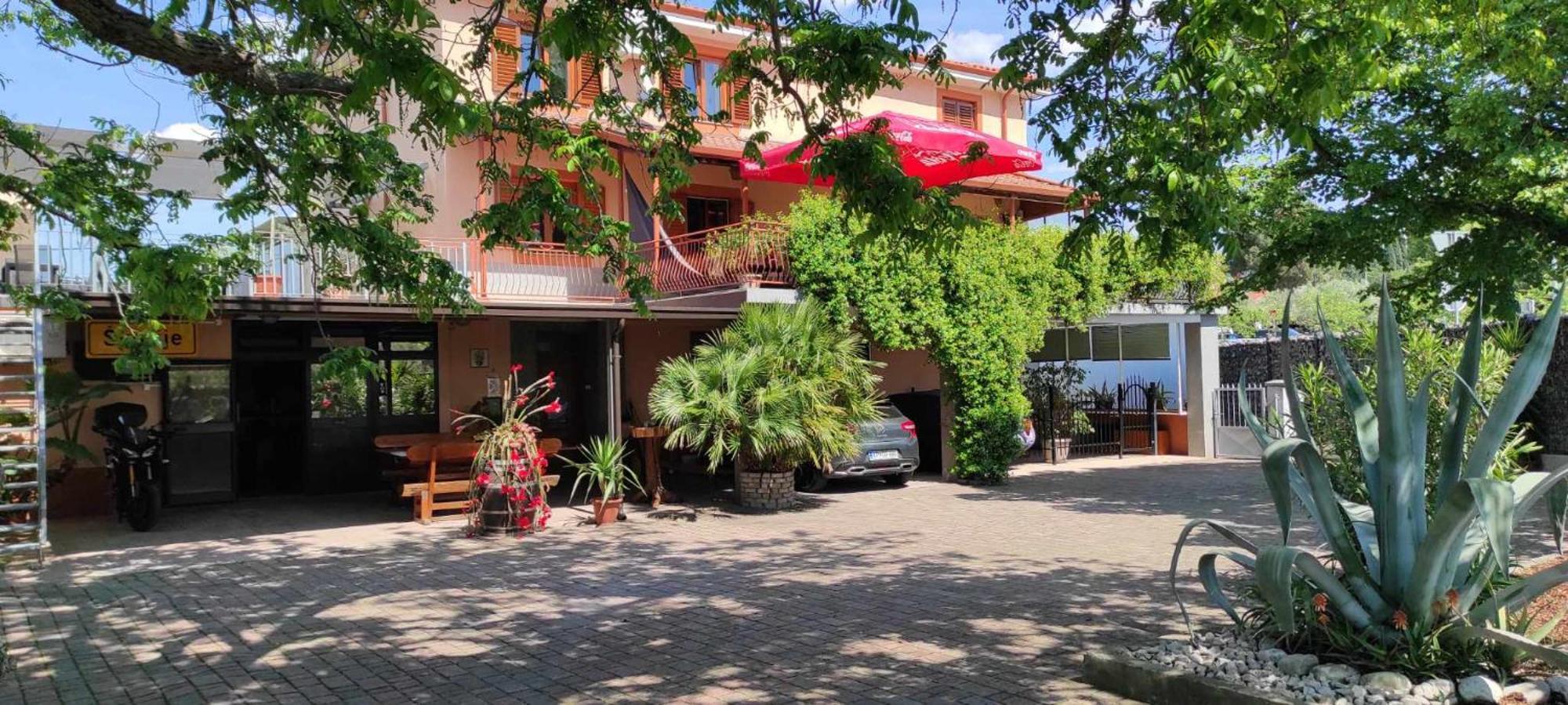 Guesthouse Skofije Ob Parenzani Spodnje Skofije ภายนอก รูปภาพ